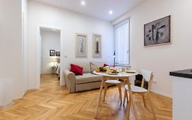 Bologna Piazza del Nettuno Apartment