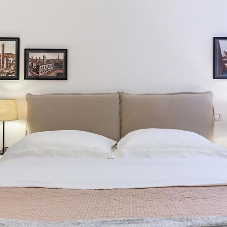 Bologna Piazza del Nettuno Apartment Esterno foto
